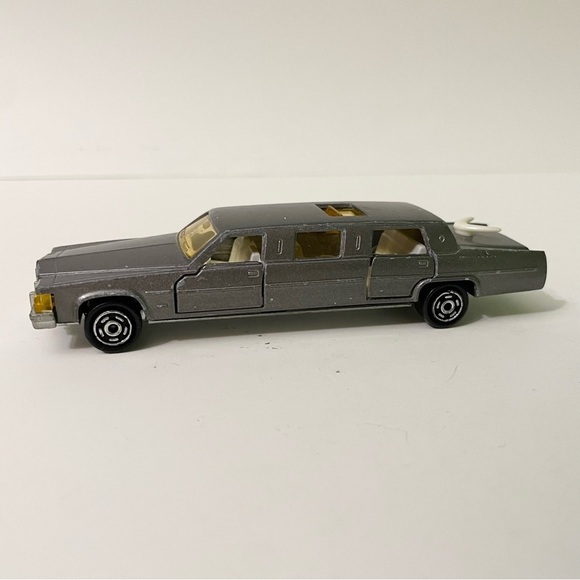 Vintage Lot of 2 Majorette Limousines Diecast - Picture 5 of 14